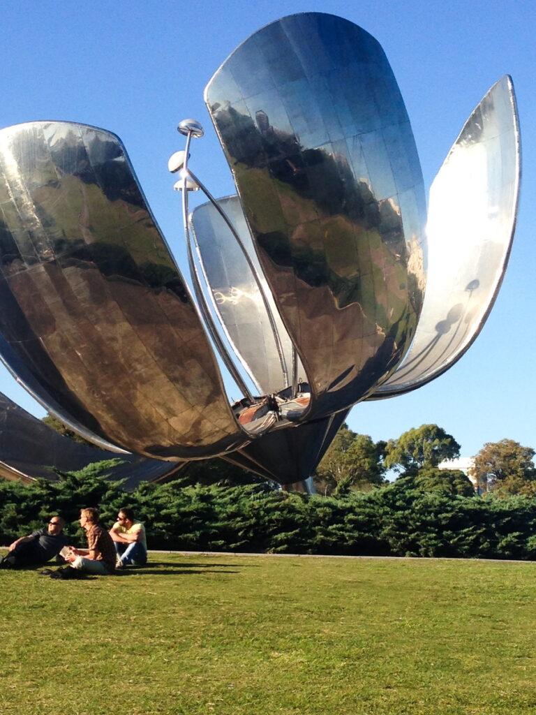 Floralis Generica in Buenos Aires